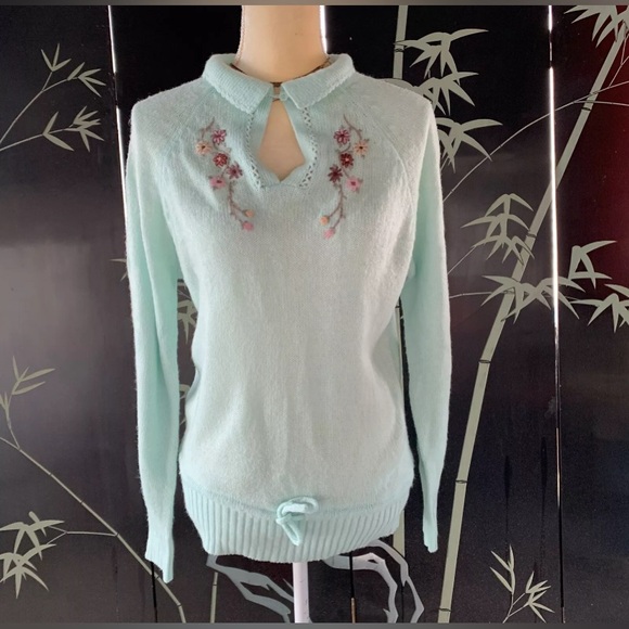 100 Acrylic Embroidered Womens Sweater Green Size Small - Picture 1 of 5